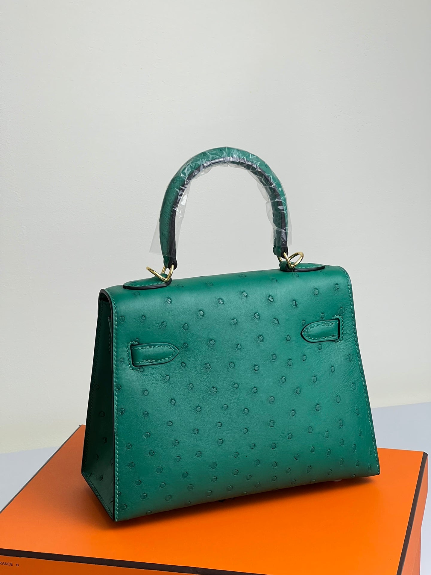 KELLY BAG 20 IN TEAL GREEN OSTRICH LEATHER WITH GOLD HARDWARE (MADE-TO-ODER)