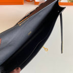 KELLY CUT 31 IN BLACK CALFSKIN WITH GOLD HARDWARE