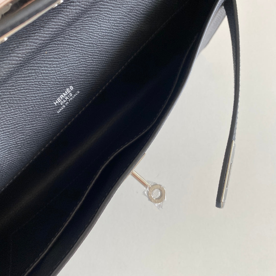 ケリーカット 31 ブラックカーフスキン、シルバー金具