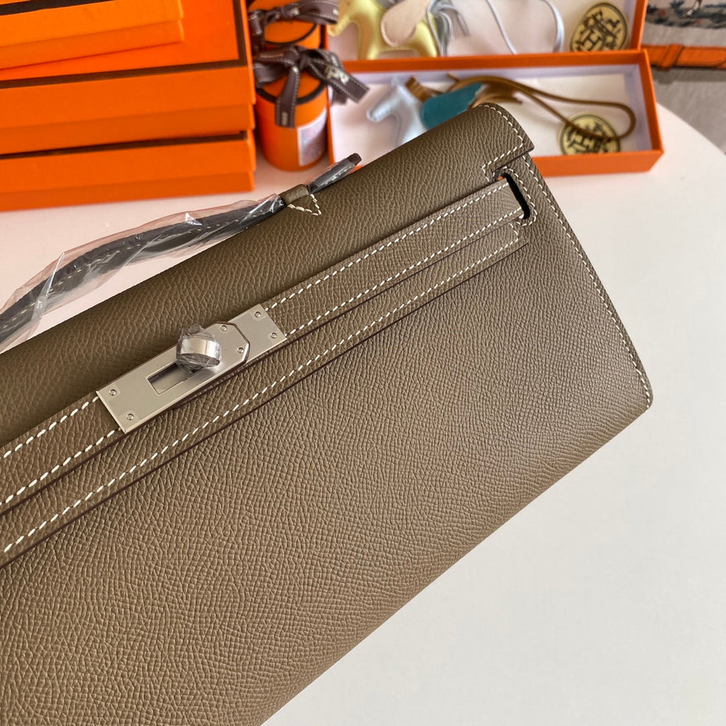 KELLY CUT 31 IN MOCHA BROWN CALFSKIN WITH SILVER HARDWARE