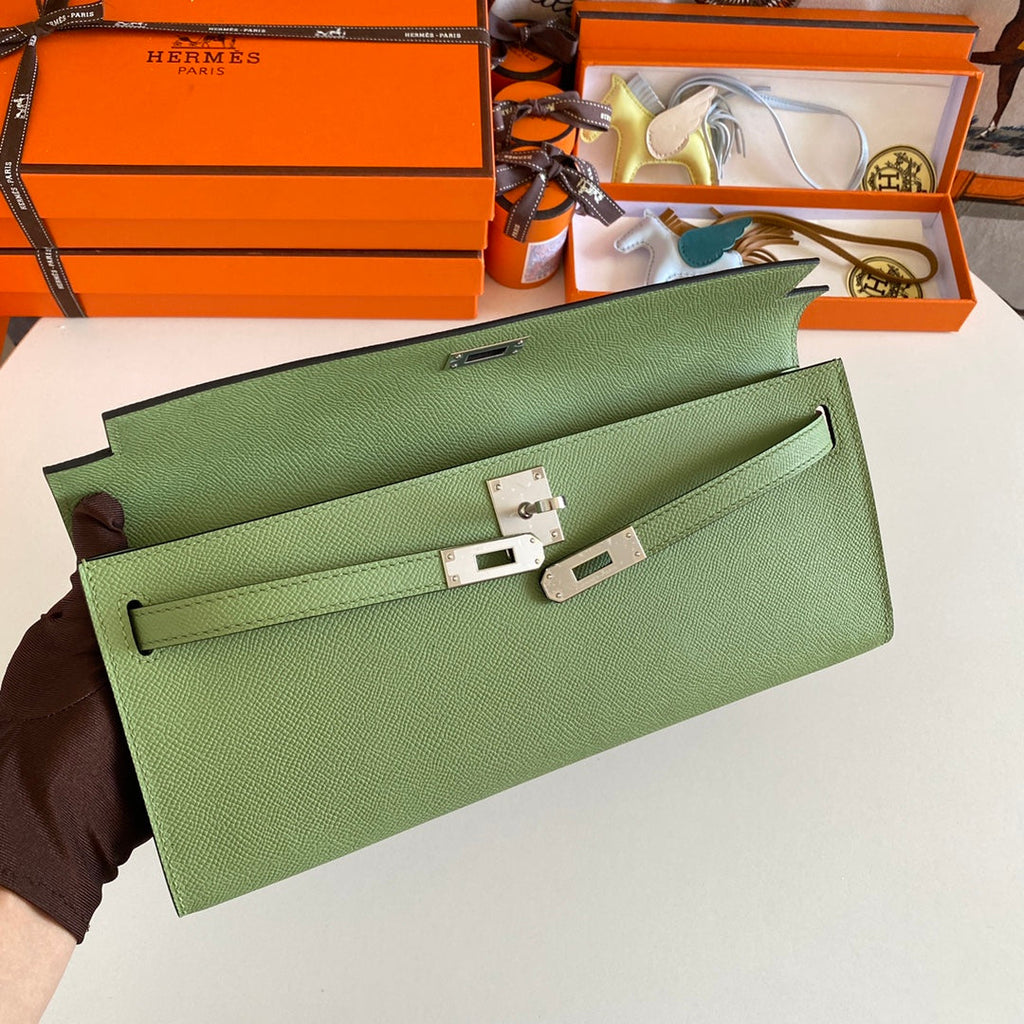 KELLY CUT 31 IN APPLE GREEN CALFSKIN WITH SILVER HARDWARE
