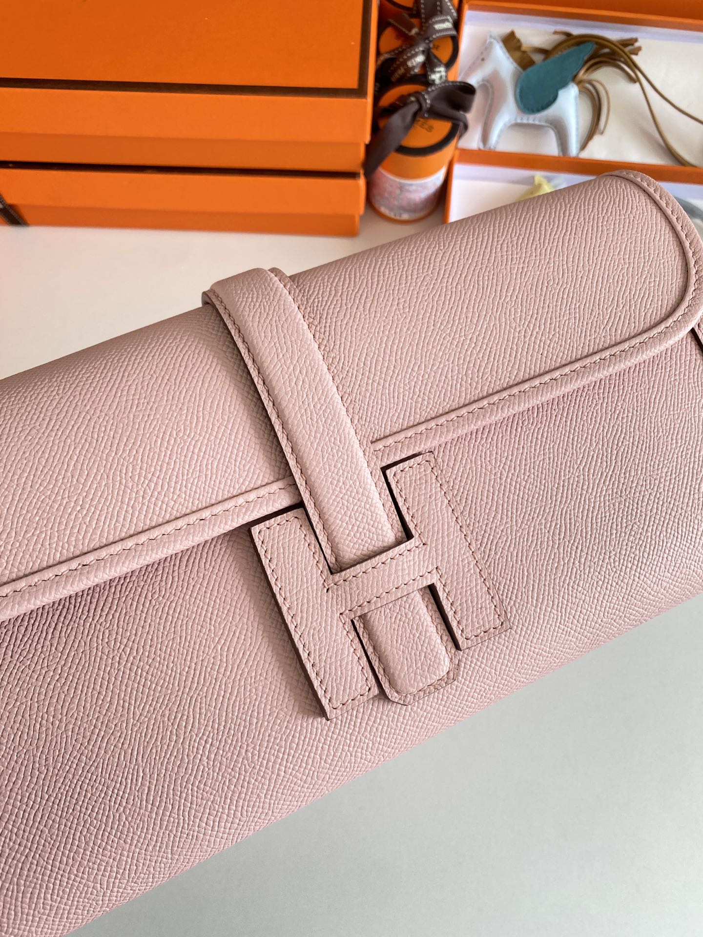 JIGE ELAN 29 クレープピンクカーフスキンクラッチ