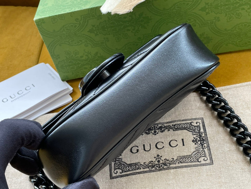 マーモント ミニハンドバッグ 16インチ ブラックカーフスキン