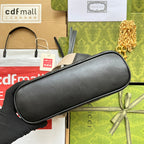 マトラッセレザーショルダーバッグ 23インチ ブラック エンボスカーフスキン ゴールド金具