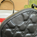 マトラッセレザーショルダーバッグ 23インチ ブラック エンボスカーフスキン ゴールド金具