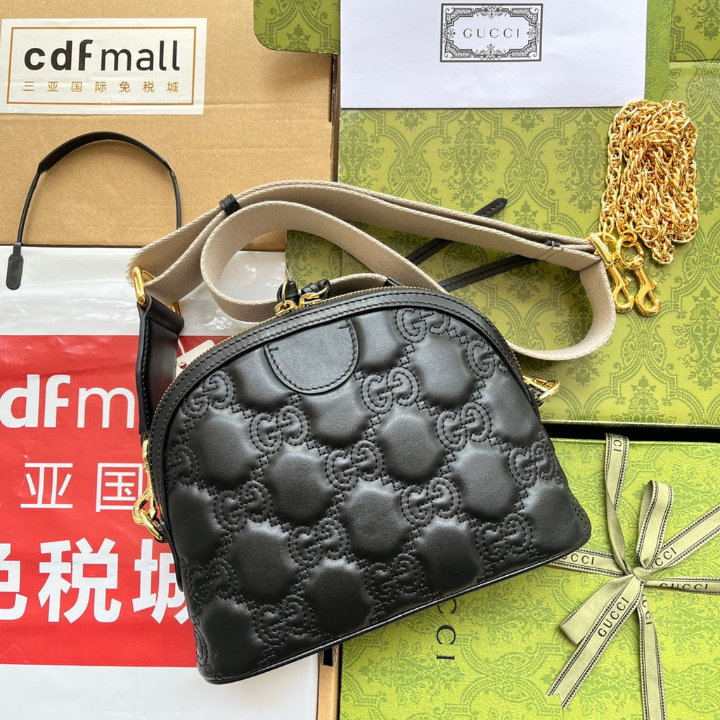 マトラッセレザーショルダーバッグ 23インチ ブラック エンボスカーフスキン ゴールド金具