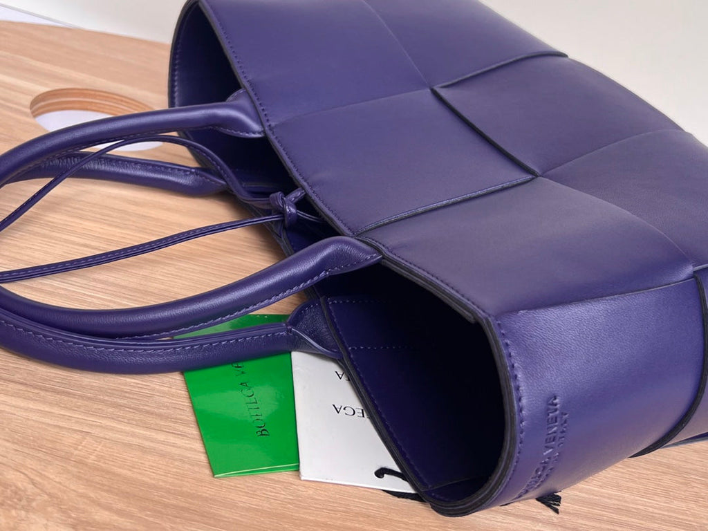 イーストベイパープルラムスキンのスモールアルコトート30