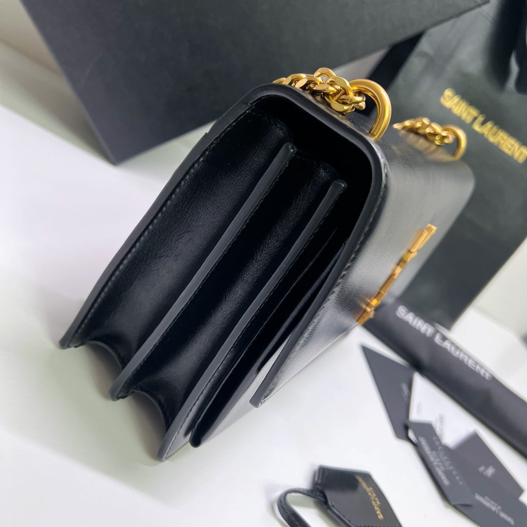 サンセット ミディアム 22インチ ブラック カーフスキン ゴールドハードウェア