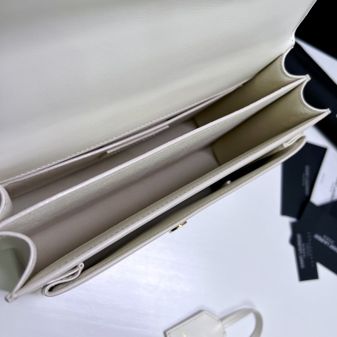 サンセット ミディアム 22インチ ホワイトカーフスキン ゴールドハードウェア