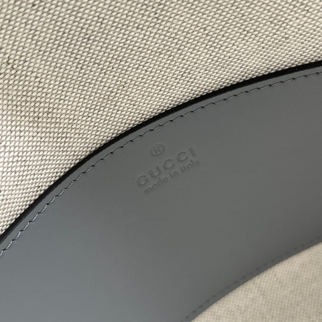 マテラッセ レザー ショルダーバッグ 23インチ グレー エンボスカーフスキン ゴールド金具