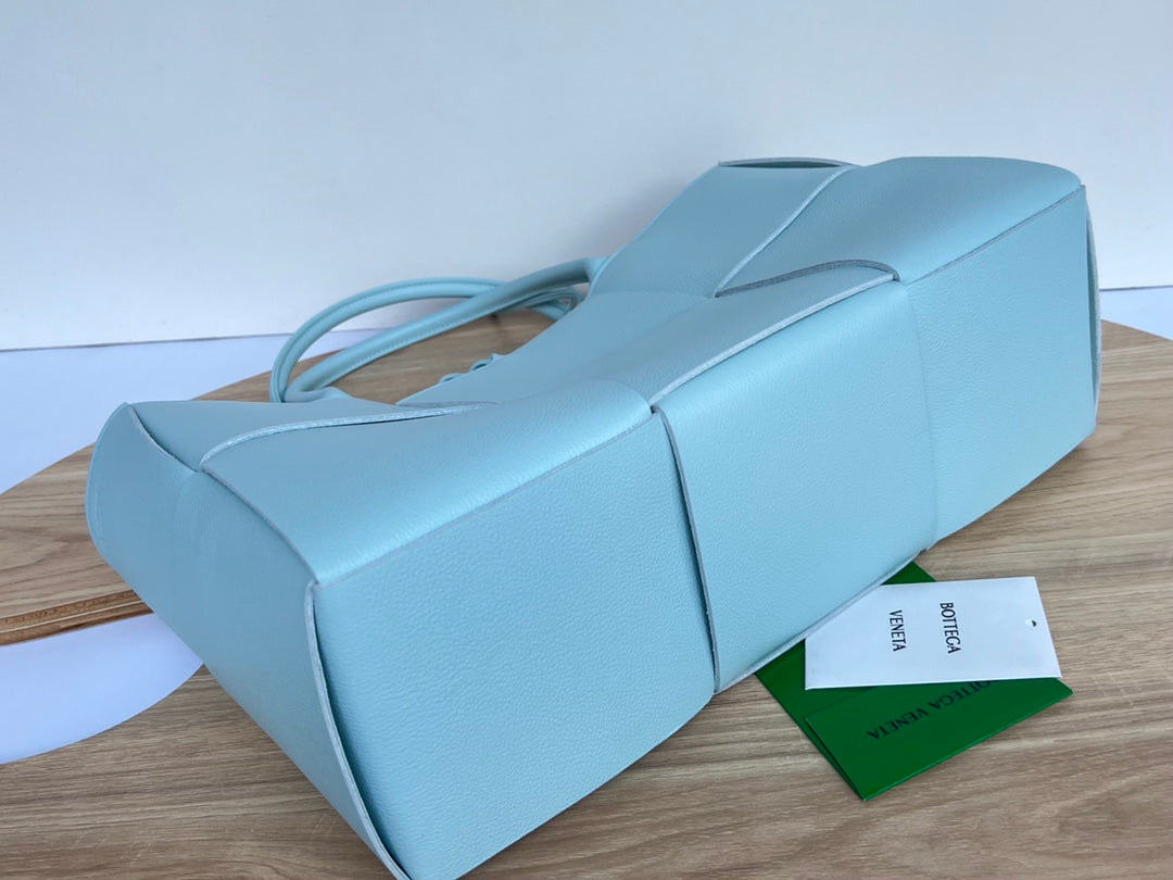 ARCO トートバッグ 36 スカイブルー カーフスキン