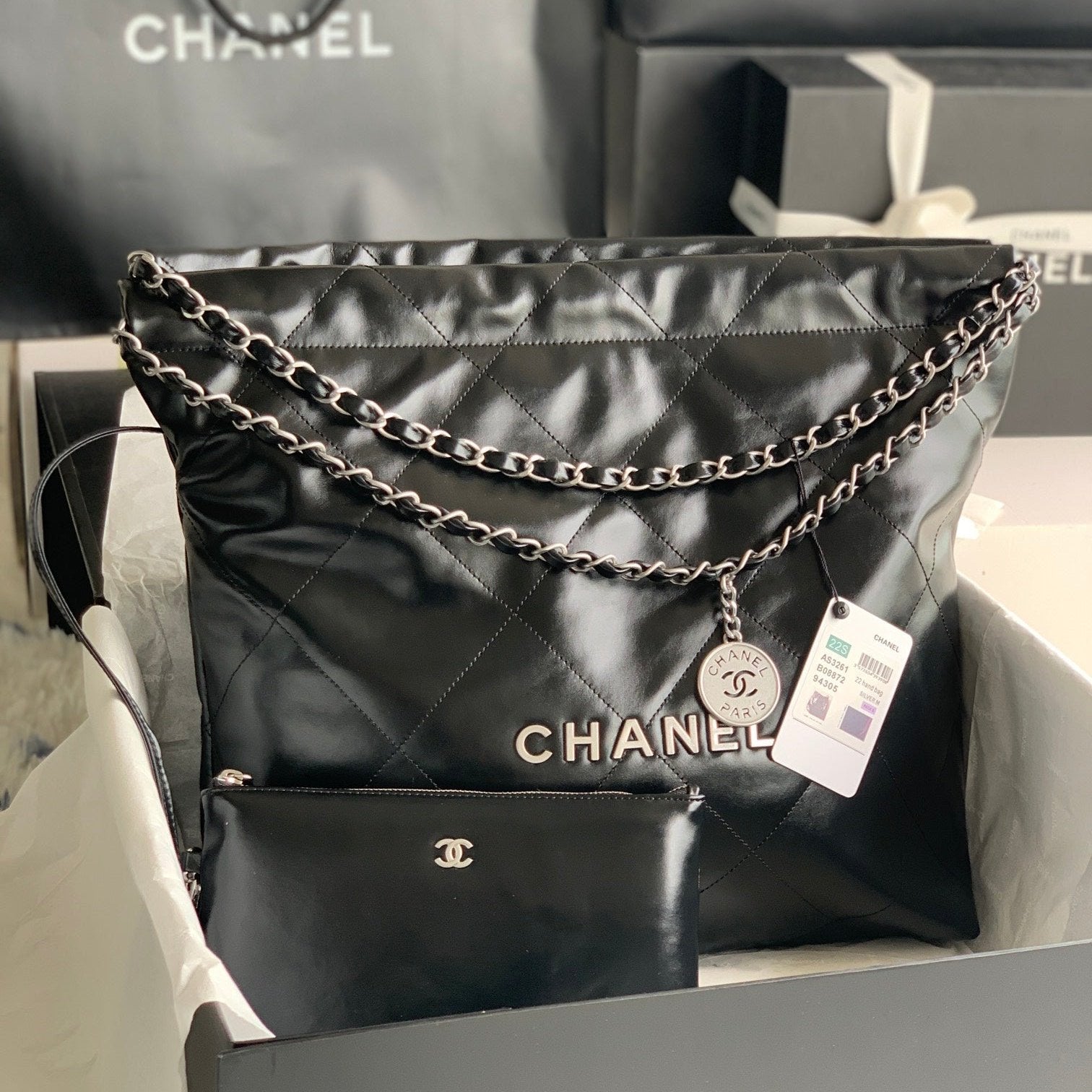 CCラージ42ハンドバッグ（ブラック、シャイニーカーフスキン、シルバー金具）