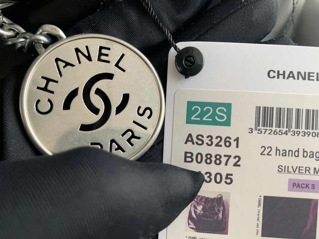 CCラージ42ハンドバッグ（ブラック、シャイニーカーフスキン、シルバー金具）