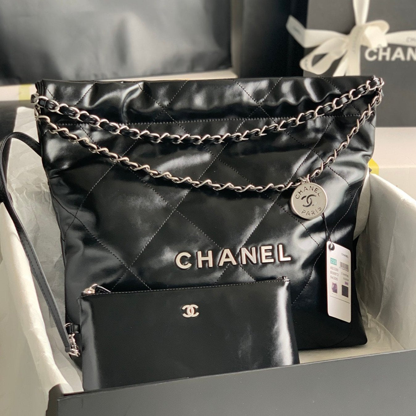 CC ミディアム 37 ハンドバッグ（ブラック、シャイニーカーフスキン、シルバー金具）