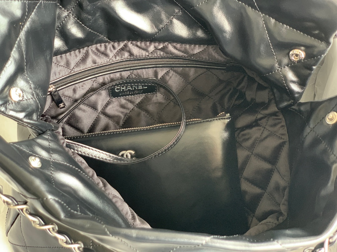 CC ミディアム 37 ハンドバッグ（ブラック、シャイニーカーフスキン、シルバー金具）