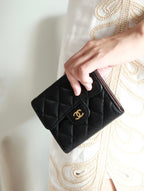 CCフラップカードホルダー 11.5 ブラック グレインカーフスキン ゴールドアイコン