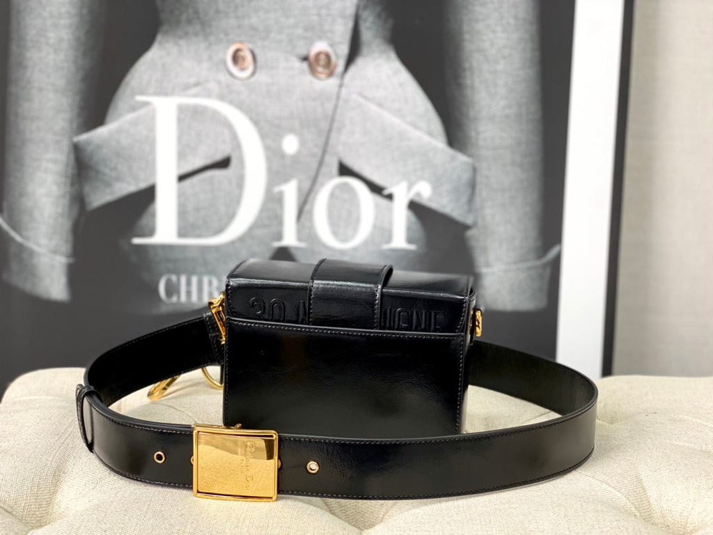 モンテーニュ 19 ハンドバッグ（ブラックカーフスキン）