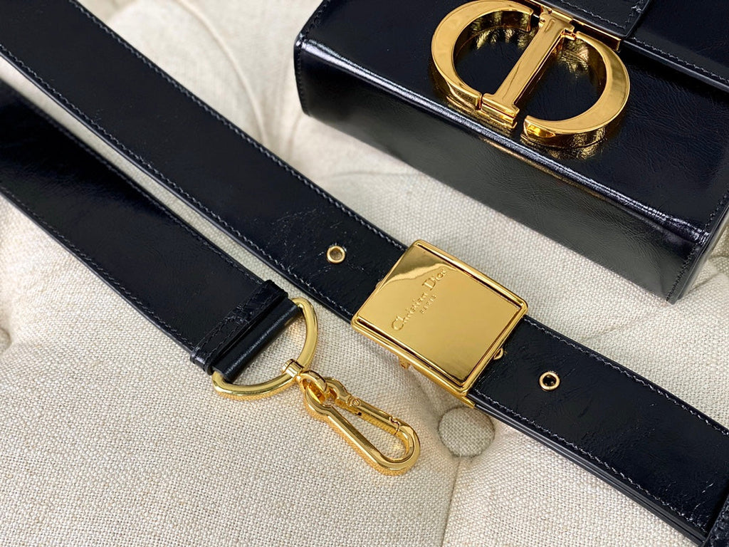 モンテーニュ 19 ハンドバッグ（ブラックカーフスキン）