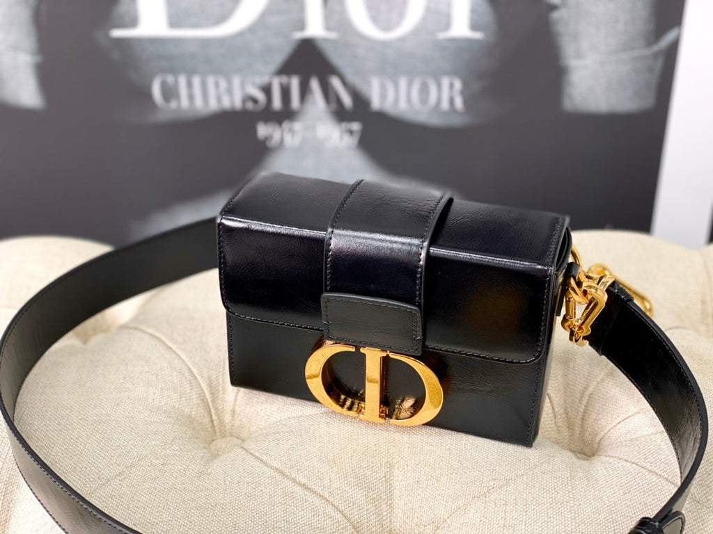 モンテーニュ 19 ハンドバッグ（ブラックカーフスキン）