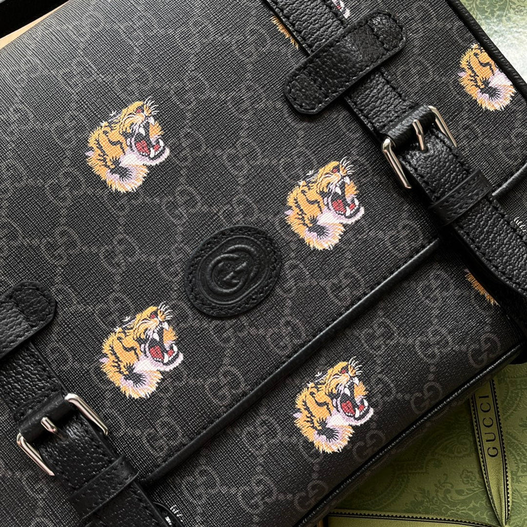 タイガープリント メッセンジャーバッグ 28 ブラックキャンバス＆レザートリム