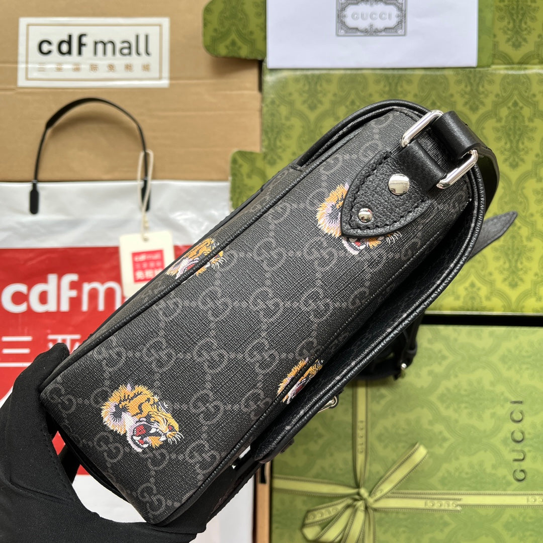 タイガープリント メッセンジャーバッグ 28 ブラックキャンバス＆レザートリム