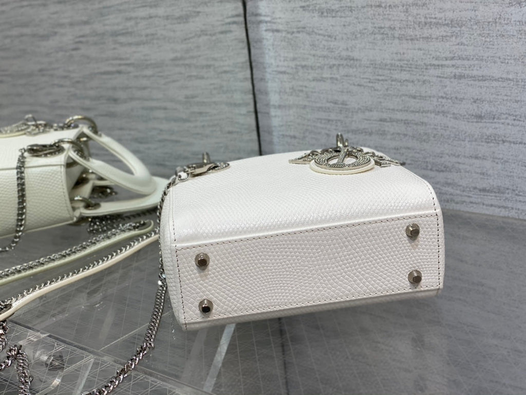 MINI LADY 17 BAG IN WHITE EMBOSSED LAMBSKIN WITH SILVER CLASP