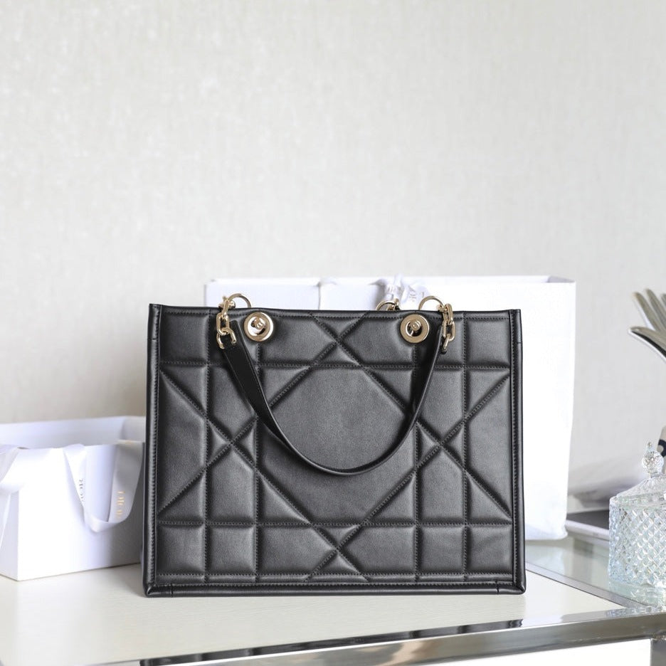 ミディアムトートブック26バッグ（ブラックカーフスキン）