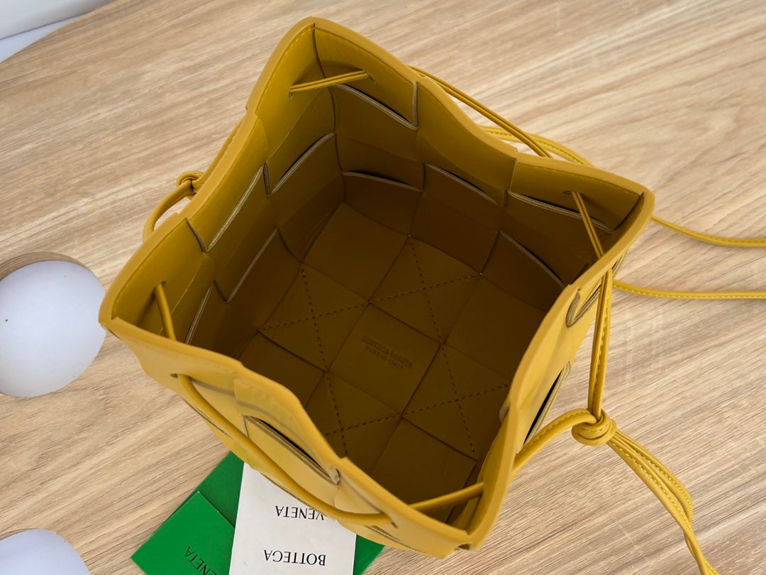 スモールカセットバケット 18インチ メリゴールドカーフスキン