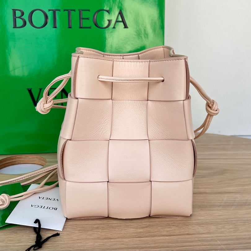 スモールカセットバケット 18インチ ライトピンク カーフスキン