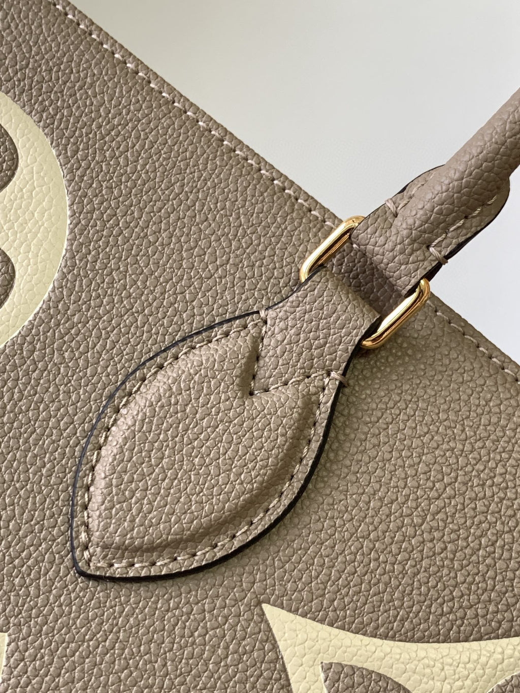 オンザゴー GM 41 グレークリーム