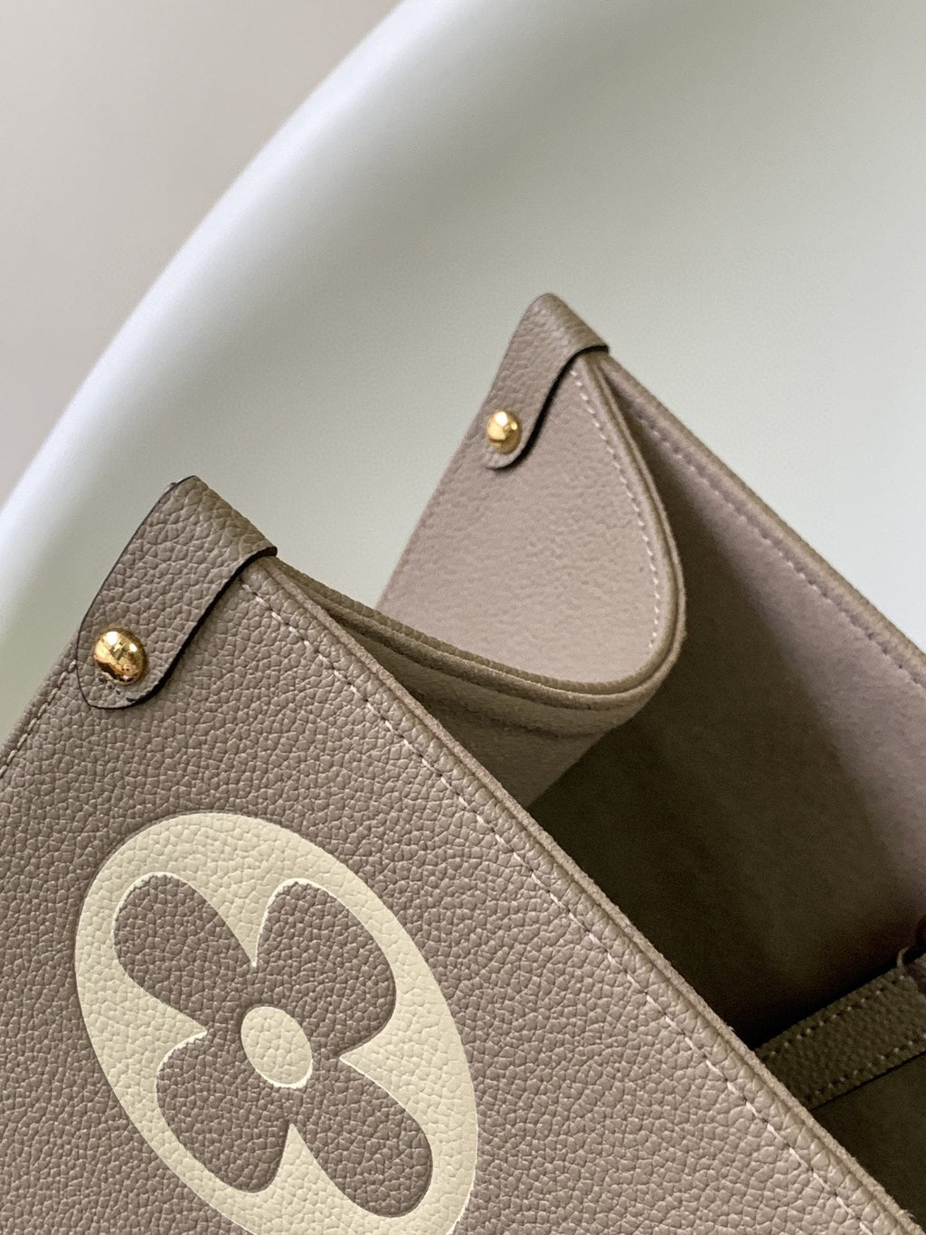 オンザゴー GM 41 グレークリーム