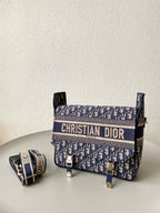 ミディアム ディオールキャンプ バッグ 28 オブリーク ブルー エンブロイダリー