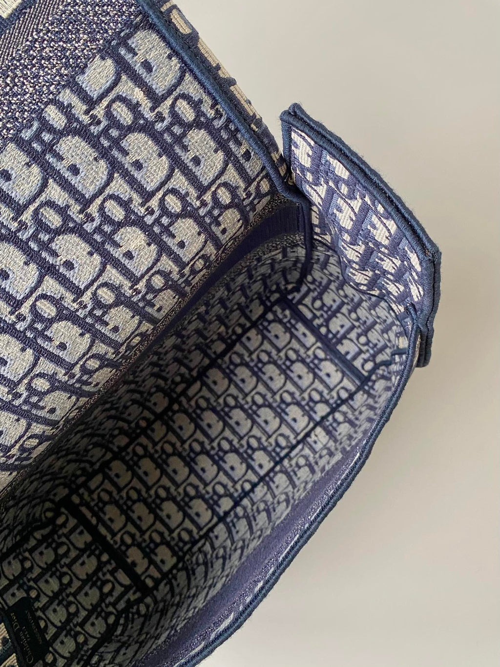 ミディアム ディオールキャンプ バッグ 28 オブリーク ブルー エンブロイダリー