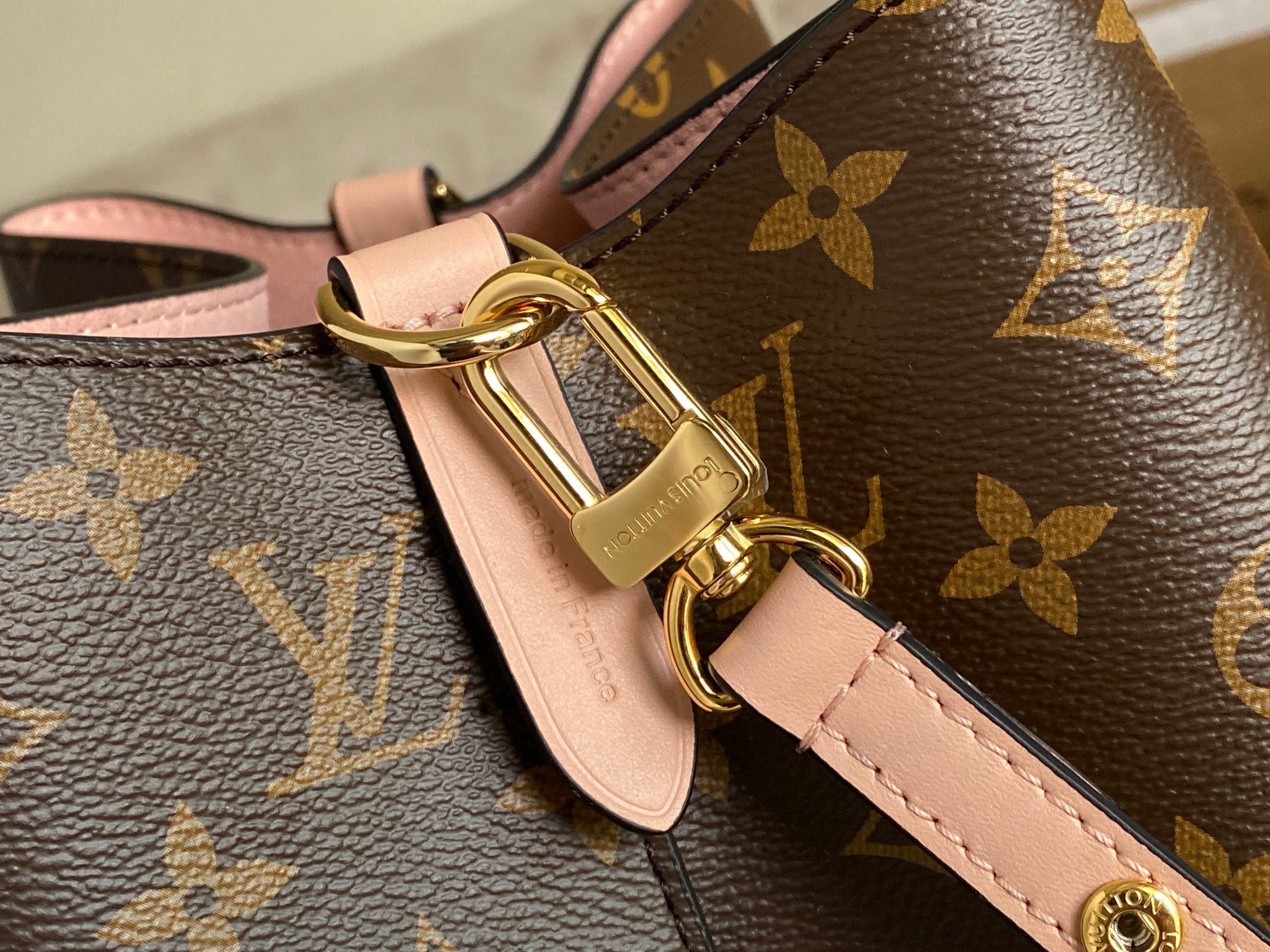 LV 25S NÉONOÉ BB 26 IN BROWN MONOGRAM CANVAS GOLD HARDWARE