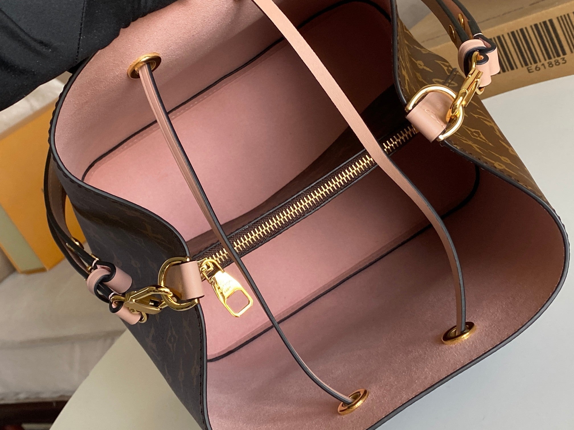 LV 25S ネオノエ BB 26 ブラウンモノグラムキャンバス ゴールドハードウェア