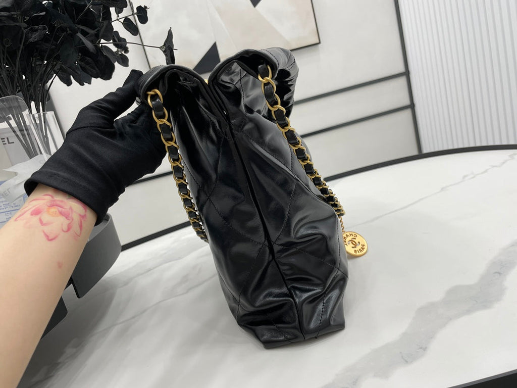 CCラージ 42 ハンドバッグ（ブラックカーフスキン、ゴールド金具）