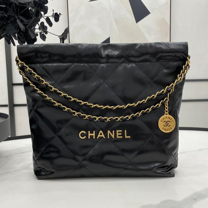 CC ミディアム 37 ハンドバッグ（ブラックカーフスキン、ゴールド金具）