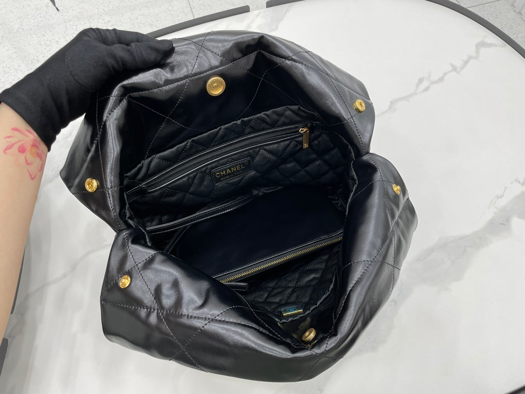 CC ミディアム 37 ハンドバッグ（ブラックカーフスキン、ゴールド金具）