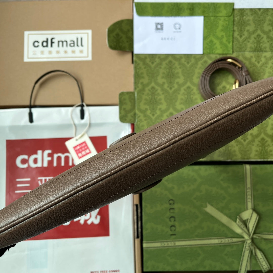 ミディアムショルダーバッグ 39インチ コーヒーカーフスキン ゴールド金具