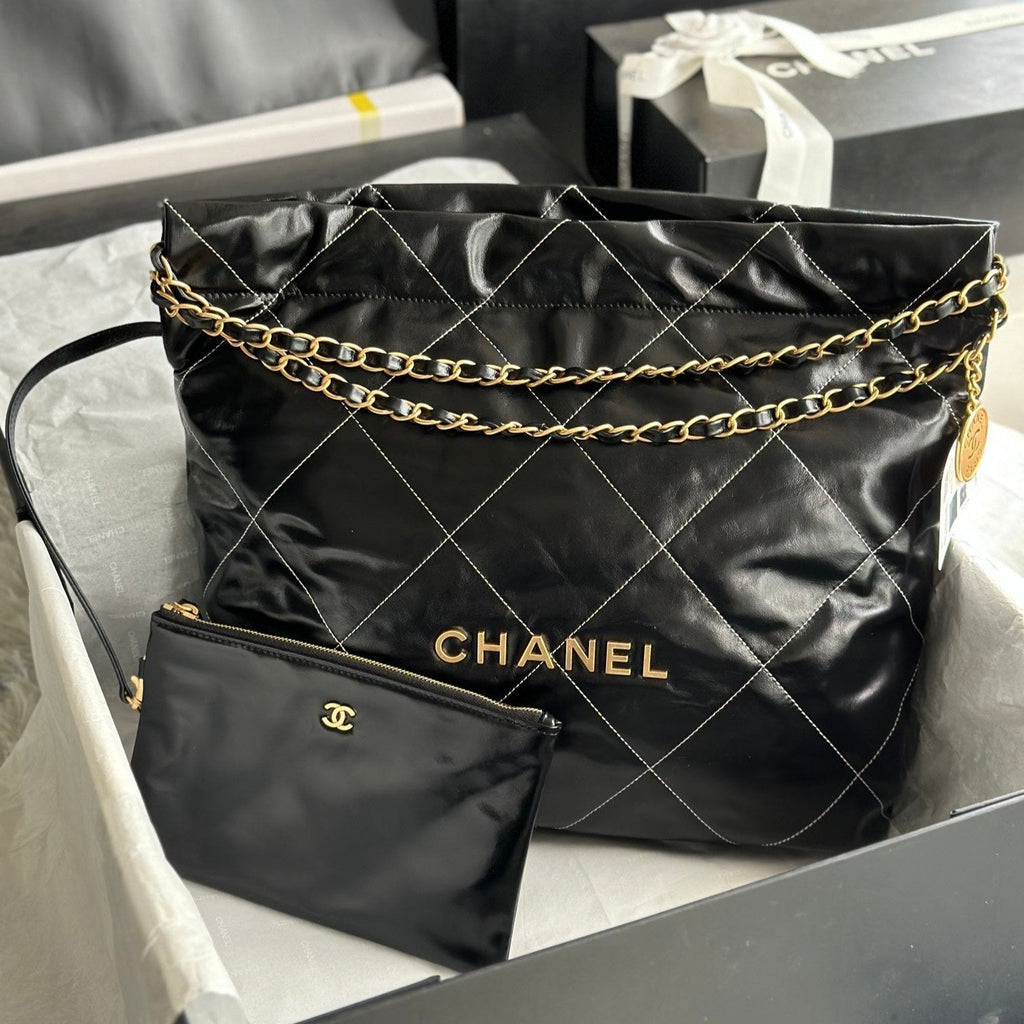 CCラージ 42 ハンドバッグ（ブラック、シャイニーカーフスキン、ゴールド金具）