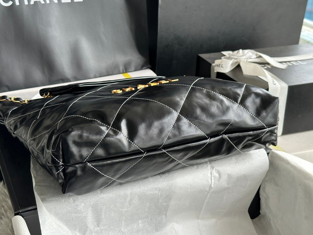 CCラージ 42 ハンドバッグ（ブラック、シャイニーカーフスキン、ゴールド金具）