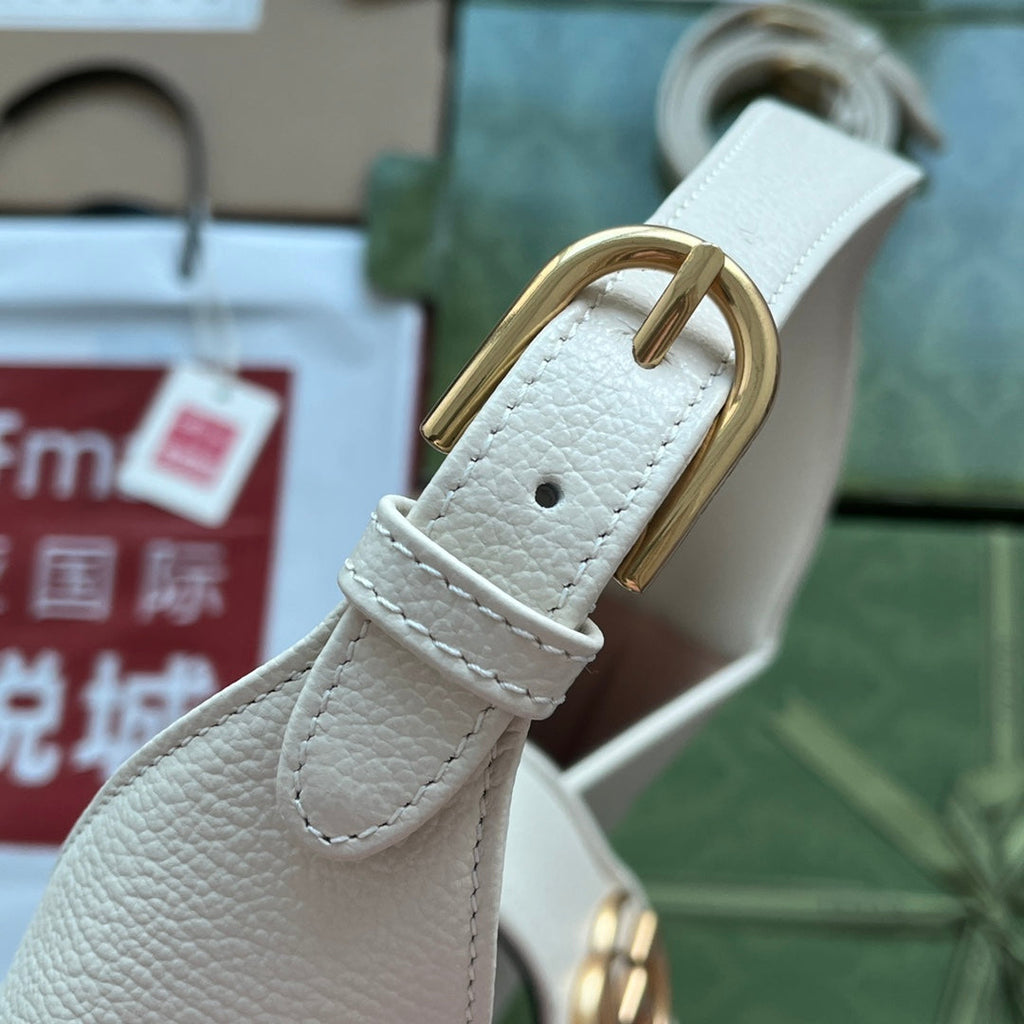 ミディアムショルダーバッグ 39インチ ホワイトカーフスキン ゴールド金具