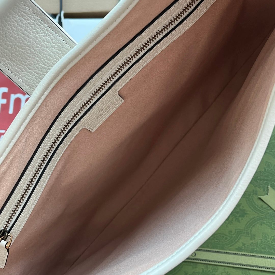 ミディアムショルダーバッグ 39インチ ホワイトカーフスキン ゴールド金具