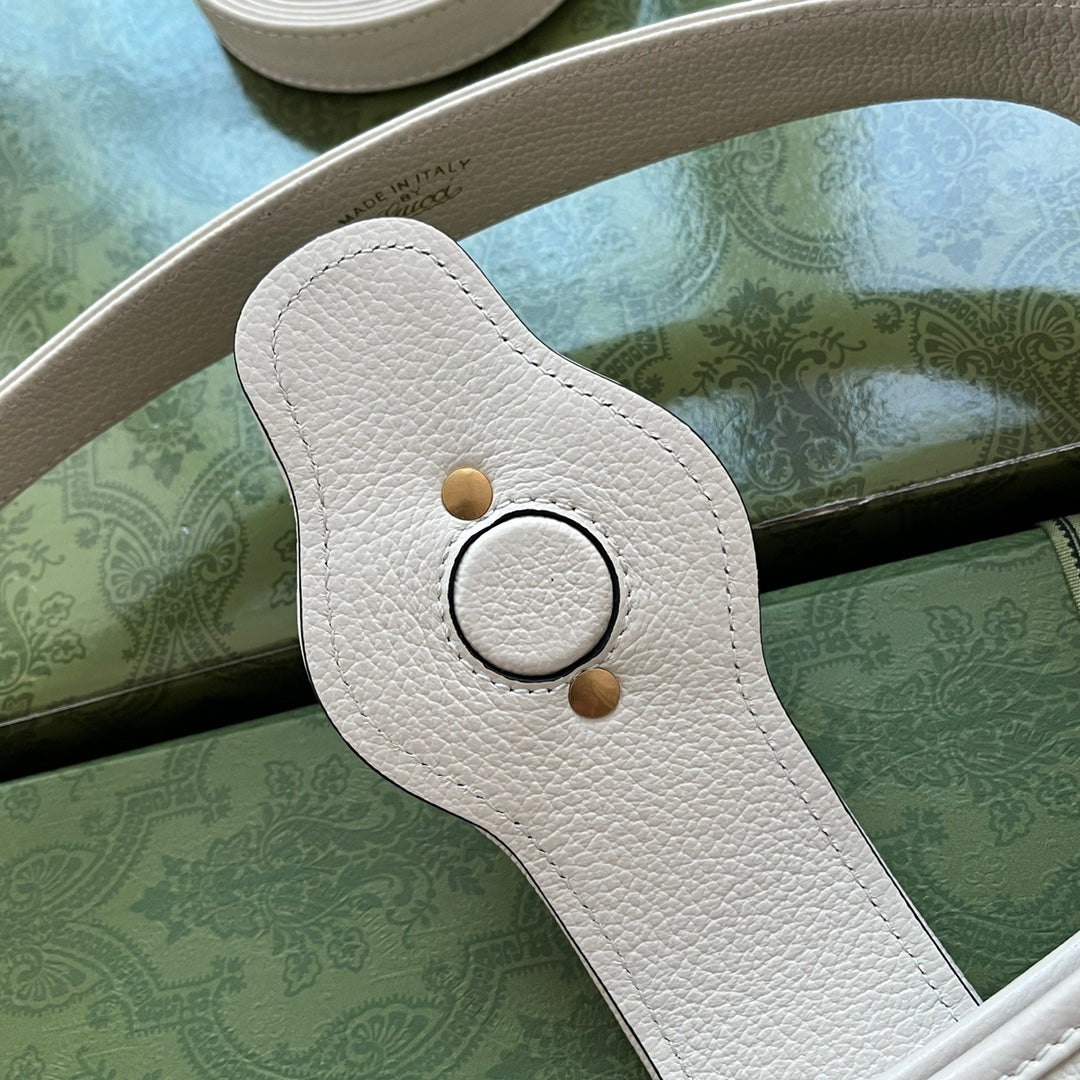 ミディアムショルダーバッグ 39インチ ホワイトカーフスキン ゴールド金具