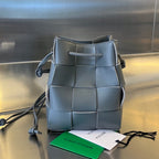 デイヴィーズ グレーカーフスキン製 スモール カセット バケット 18