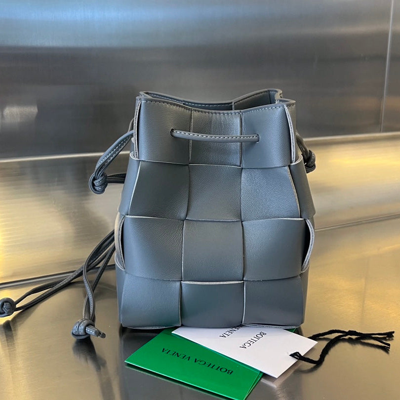 デイヴィーズ グレーカーフスキン製 スモール カセット バケット 18