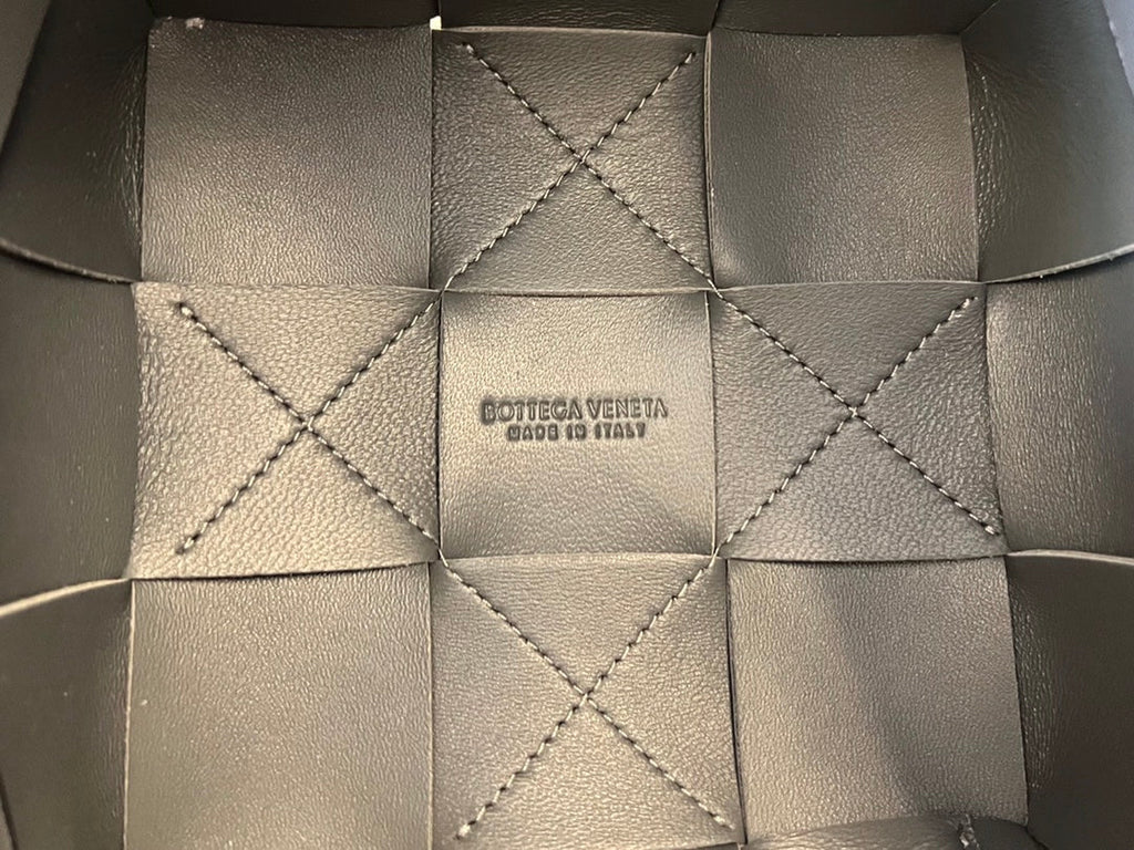 デイヴィーズ グレーカーフスキン製 スモール カセット バケット 18