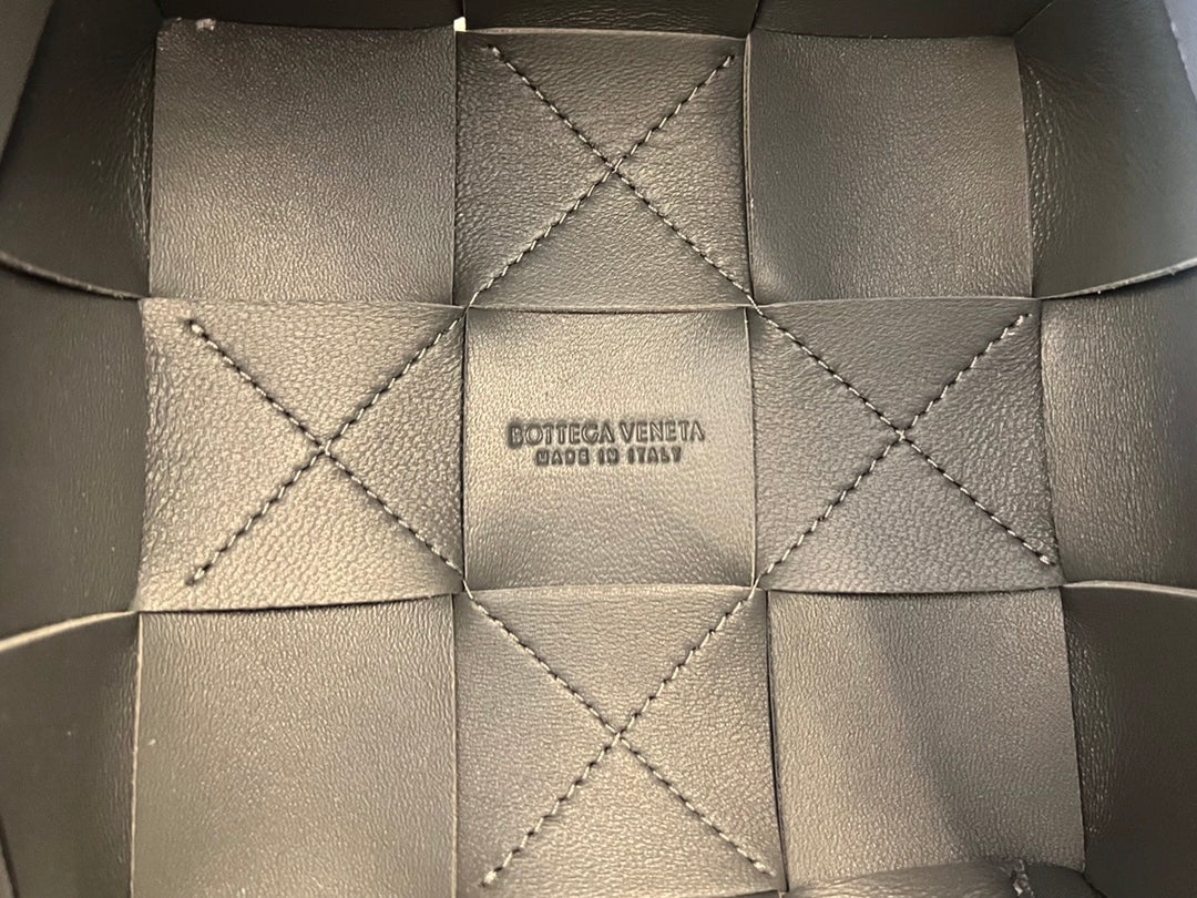 デイヴィーズ グレーカーフスキン製 スモール カセット バケット 18