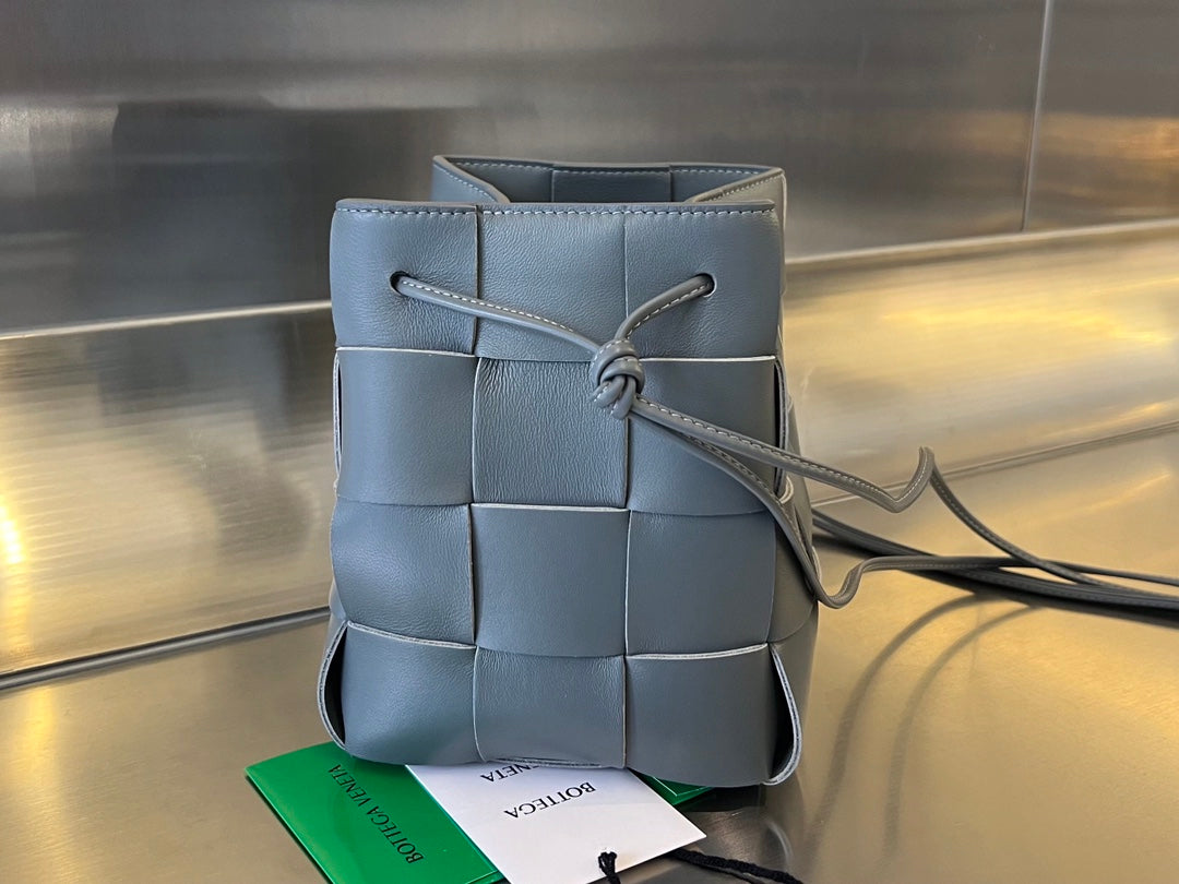 デイヴィーズ グレーカーフスキン製 スモール カセット バケット 18