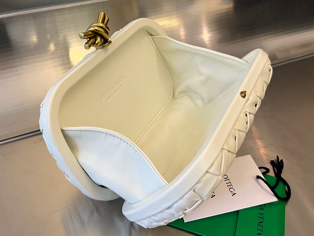 ホワイトラムスキンのノット19